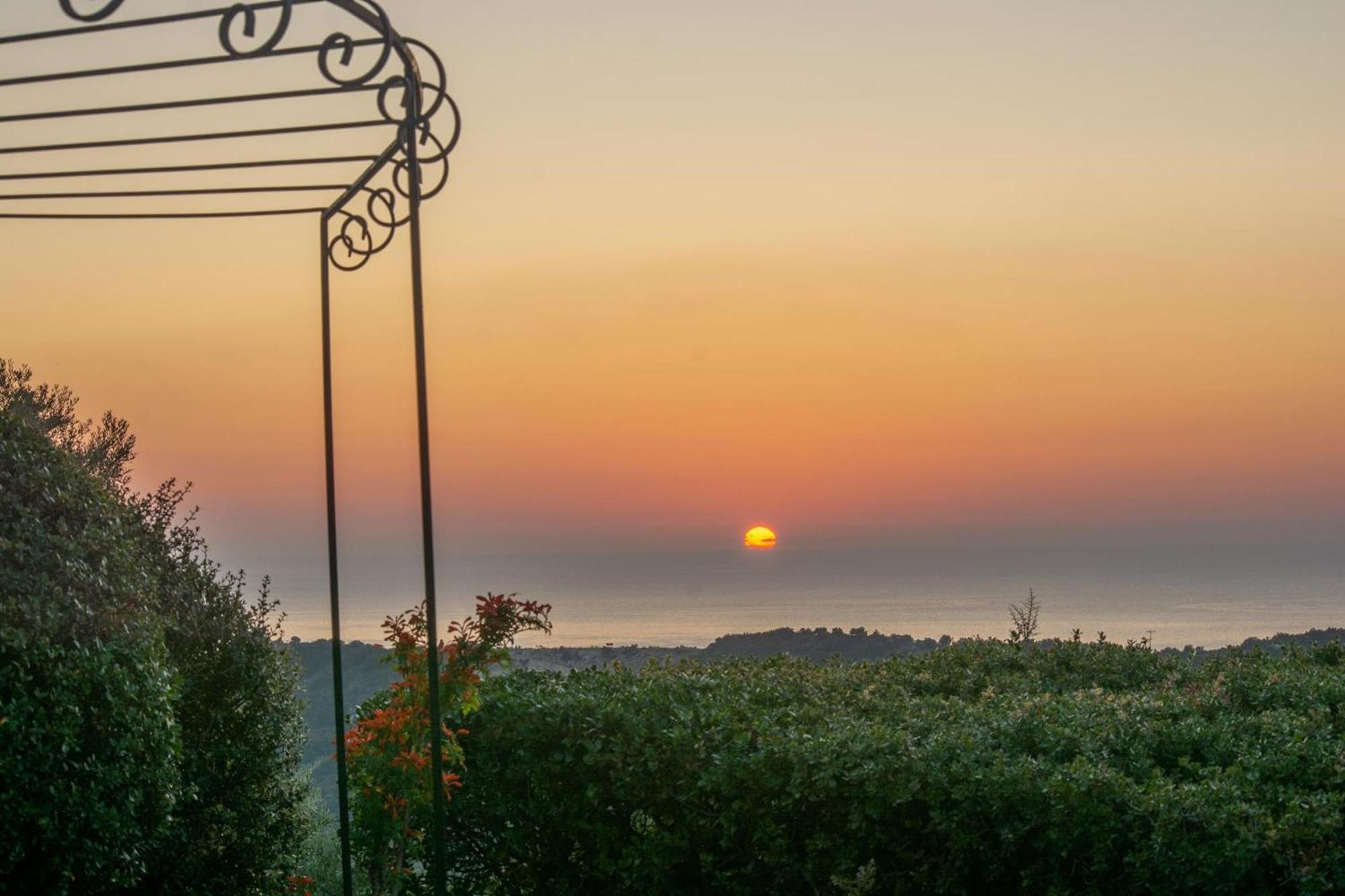 Agios Nikitas Villas Luaran gambar