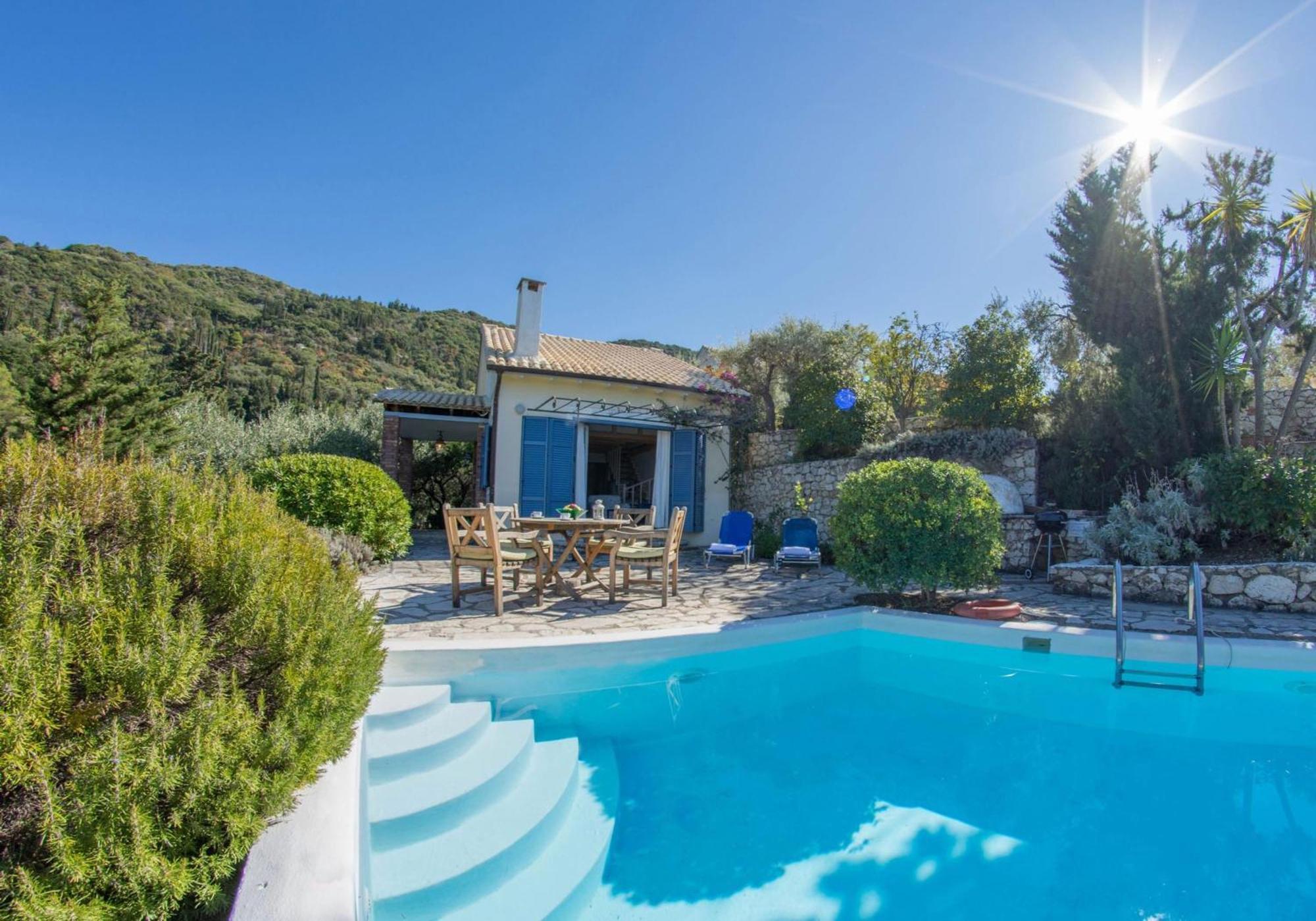 Agios Nikitas Villas Luaran gambar