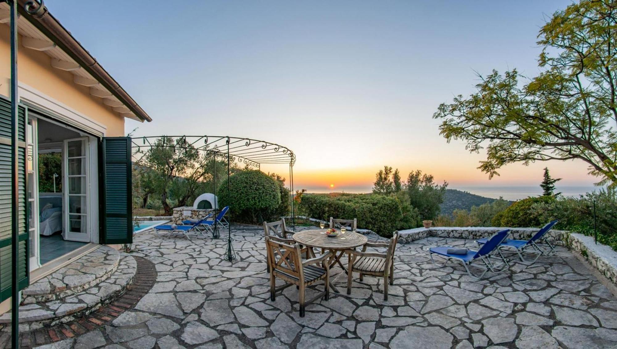 Agios Nikitas Villas Luaran gambar