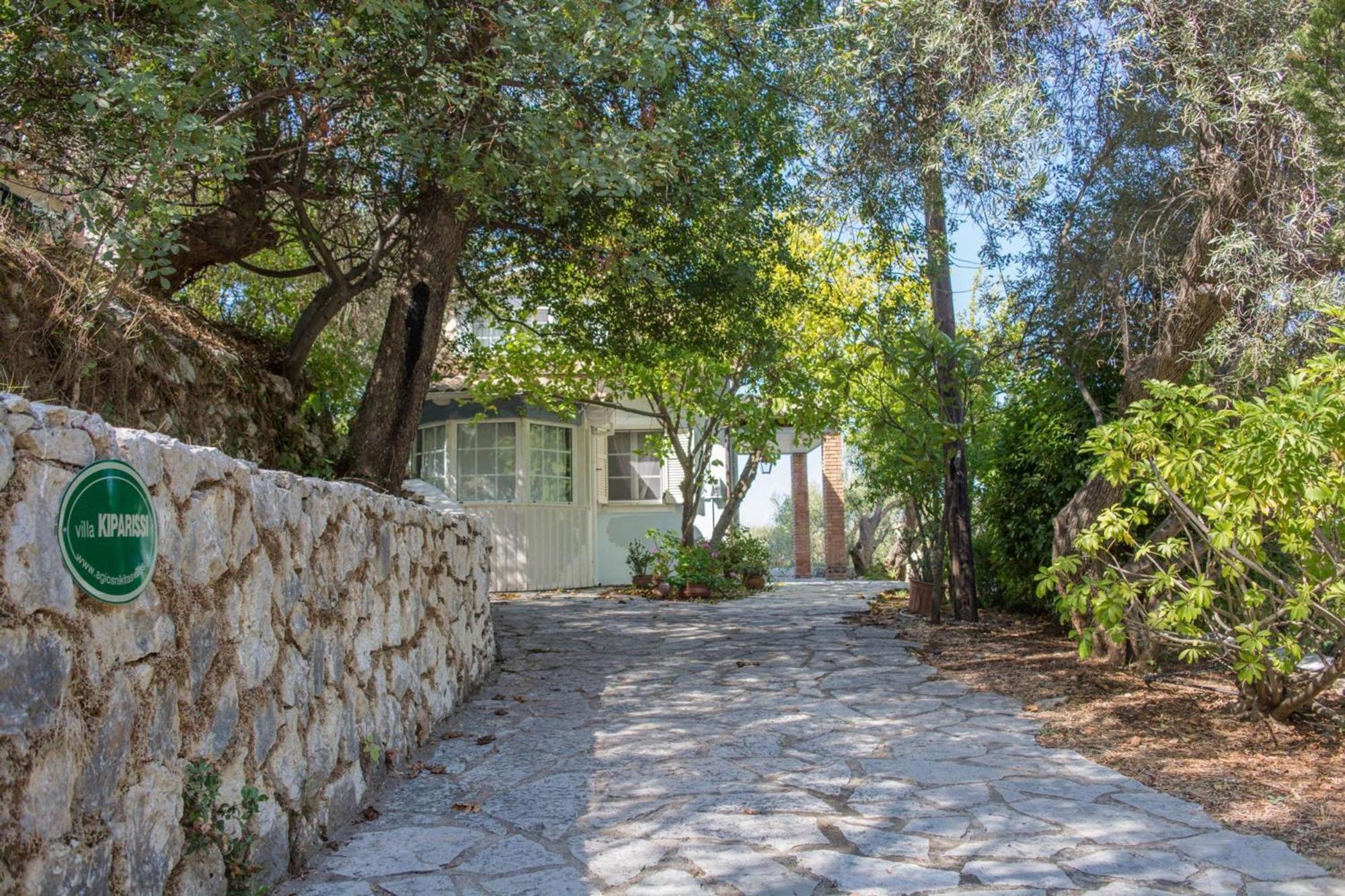 Agios Nikitas Villas Luaran gambar