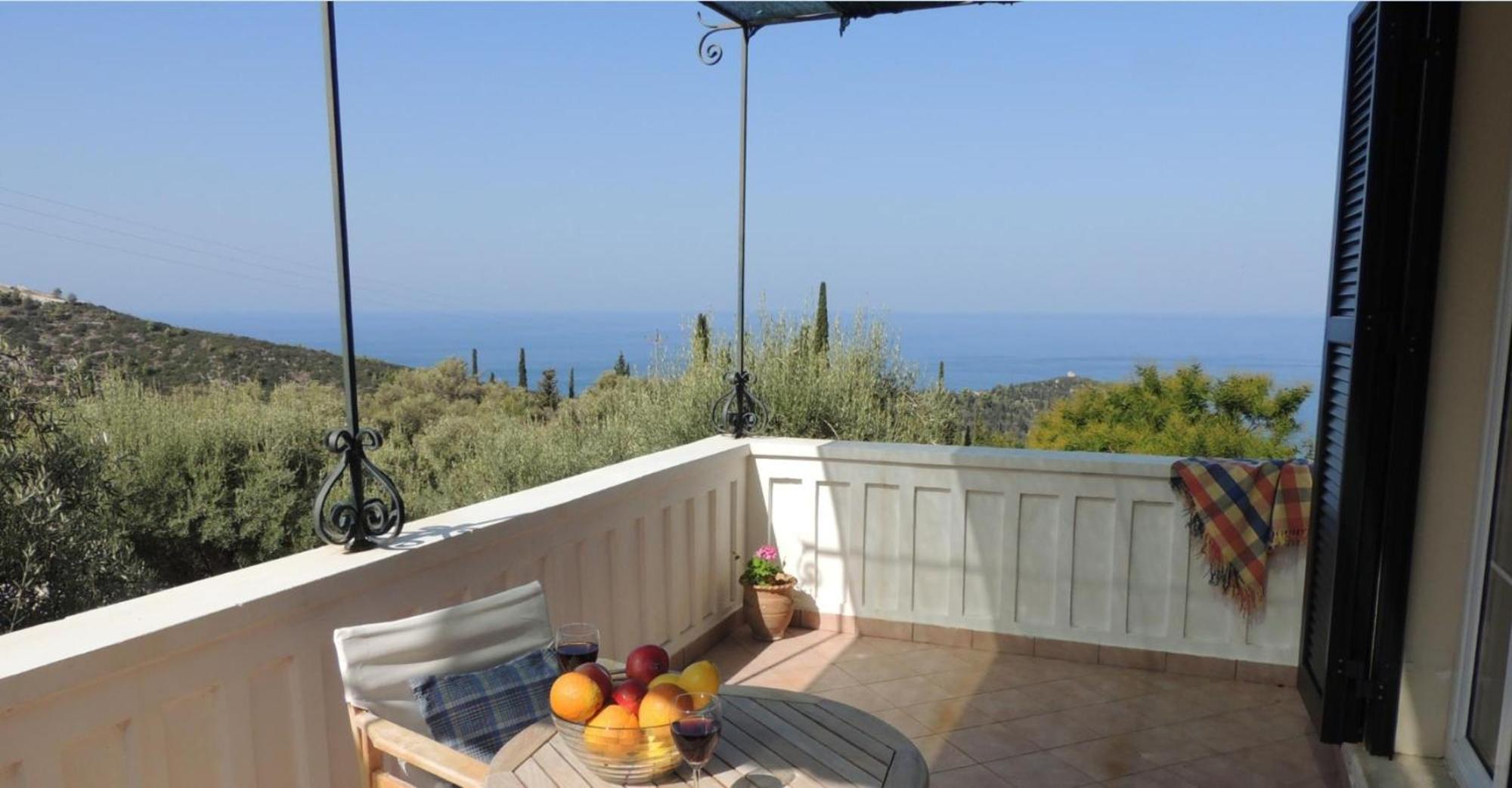 Agios Nikitas Villas Luaran gambar