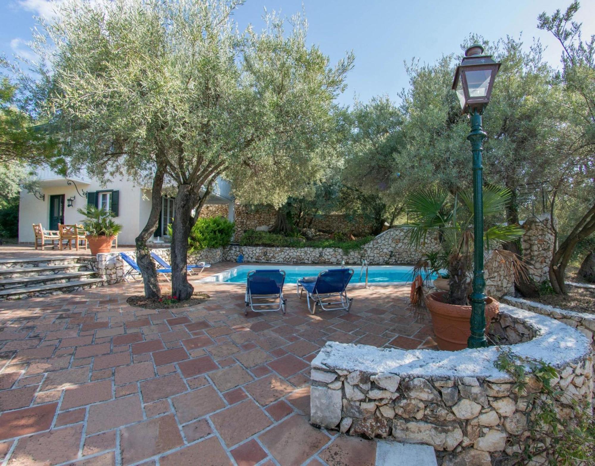 Agios Nikitas Villas Luaran gambar