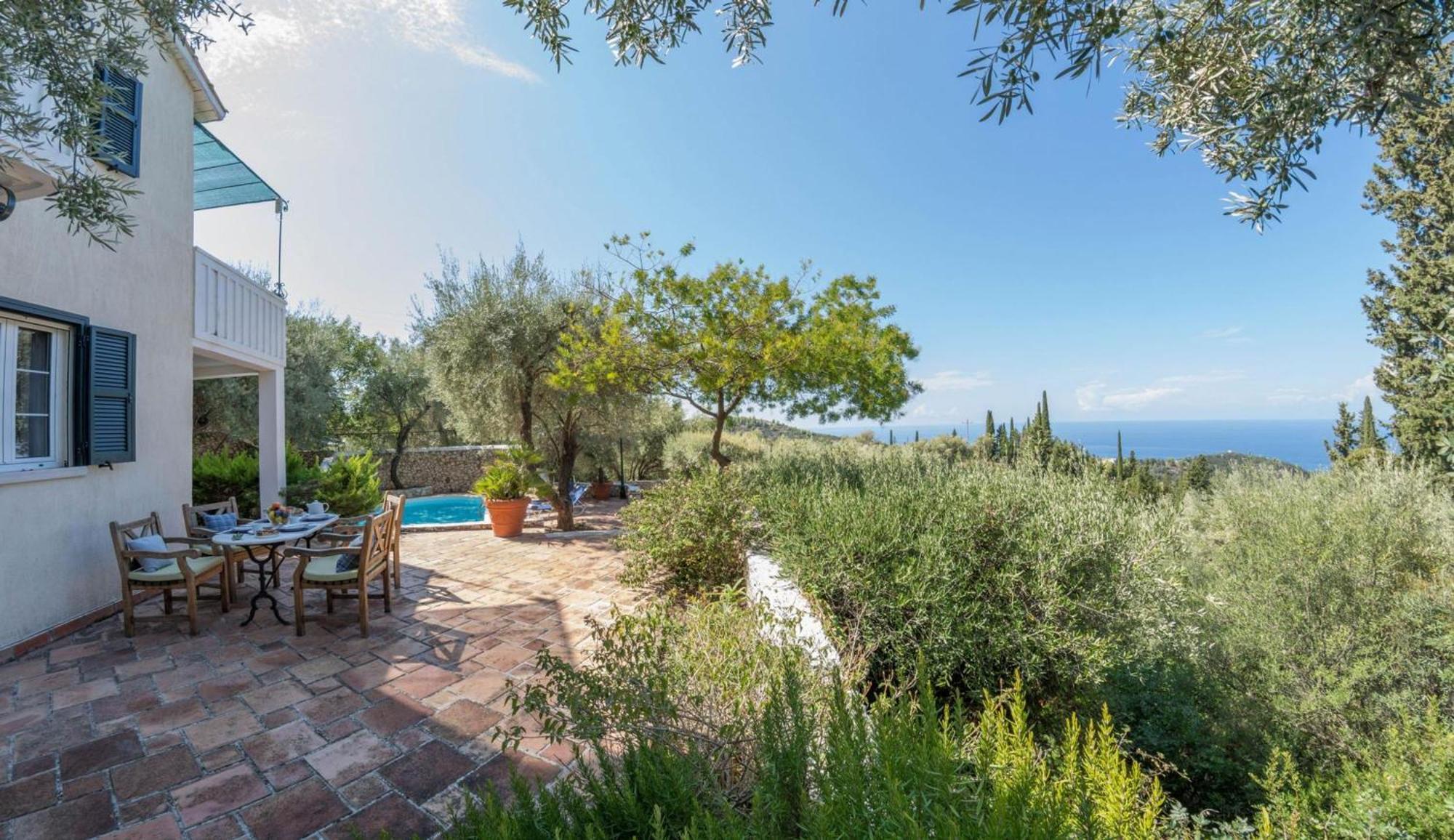 Agios Nikitas Villas Luaran gambar