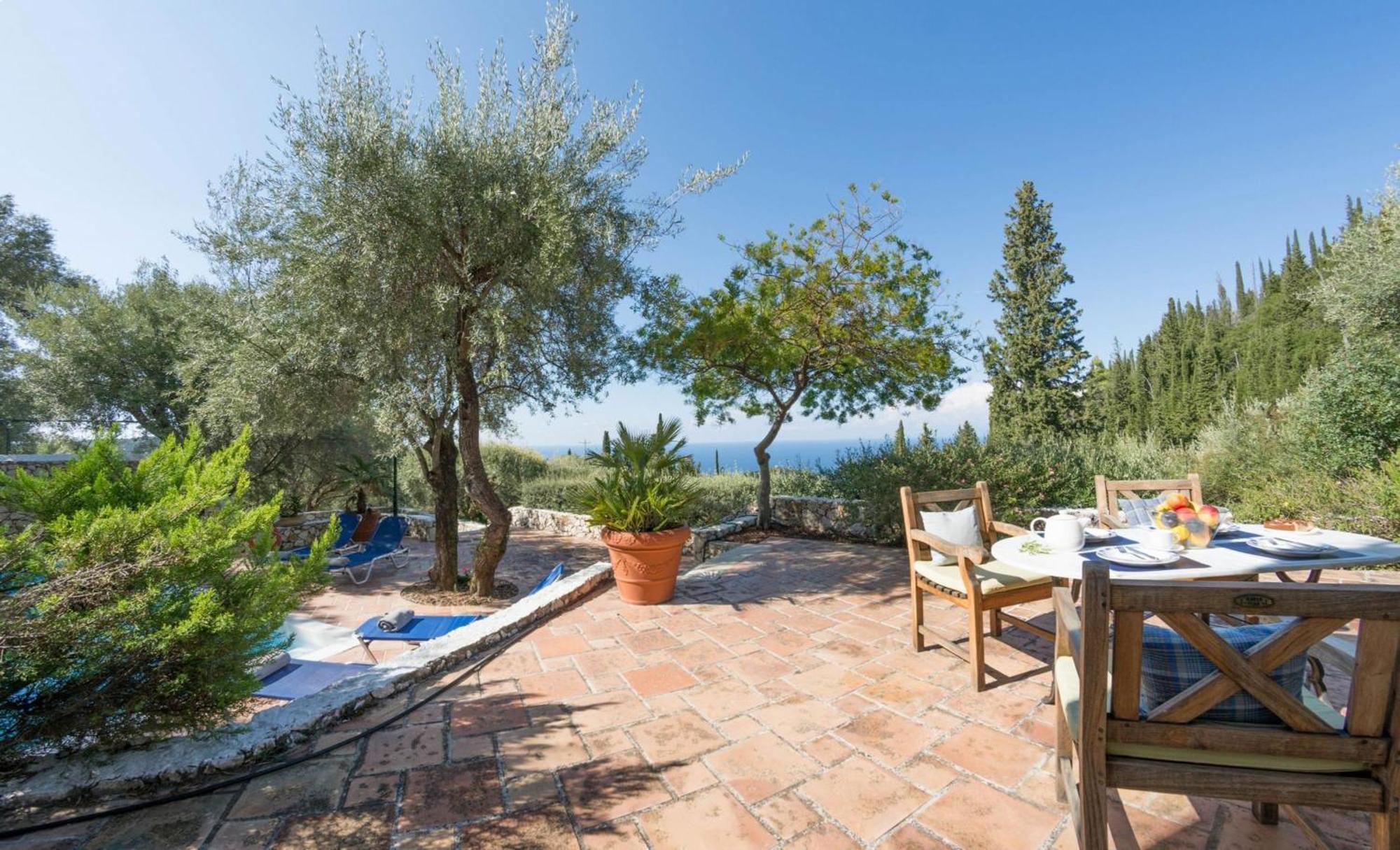 Agios Nikitas Villas Luaran gambar