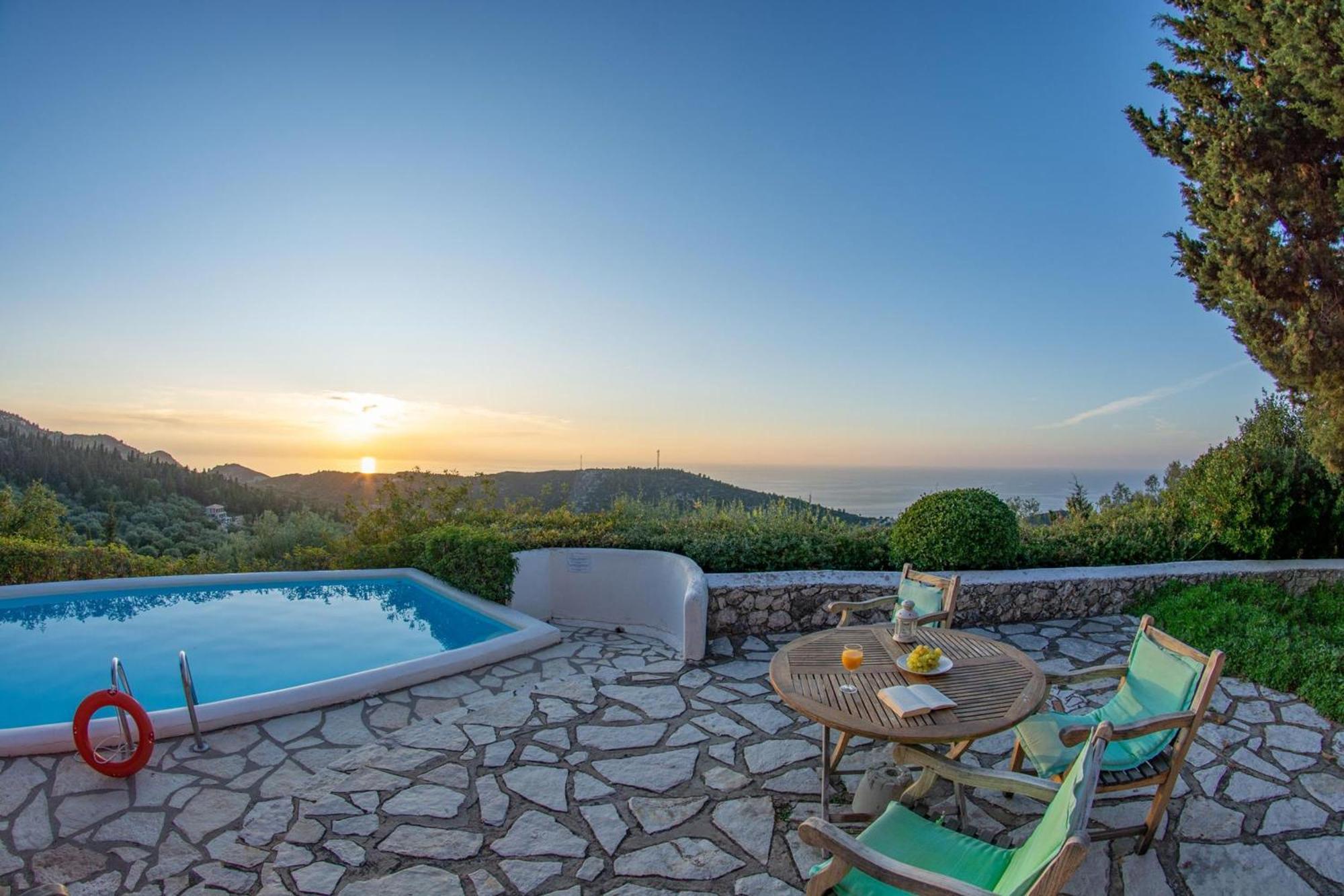 Agios Nikitas Villas Luaran gambar