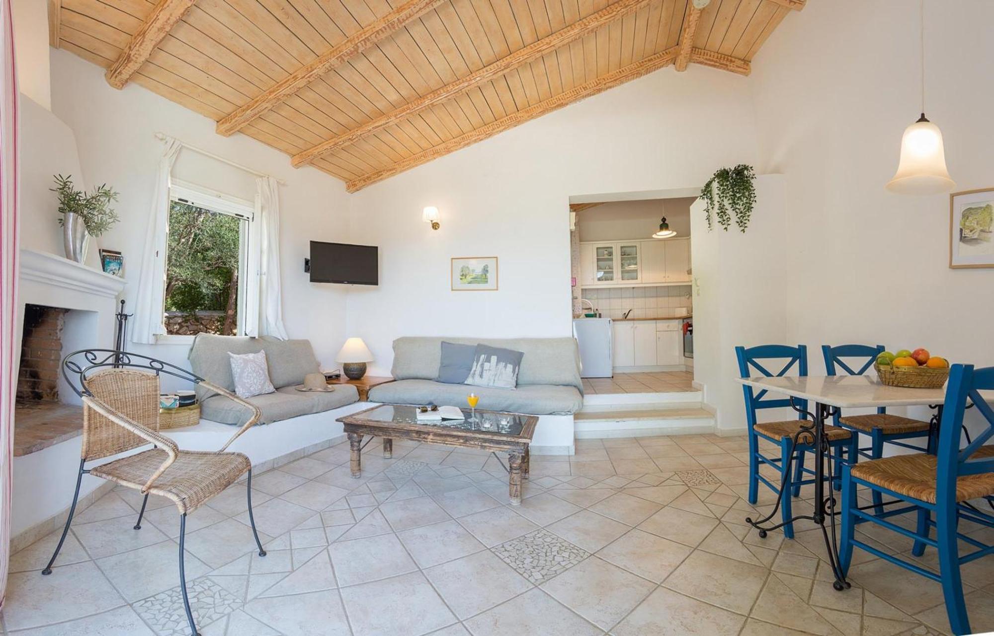 Agios Nikitas Villas Luaran gambar