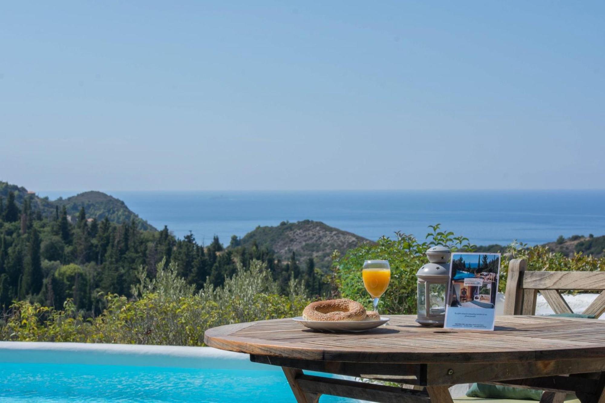 Agios Nikitas Villas Luaran gambar
