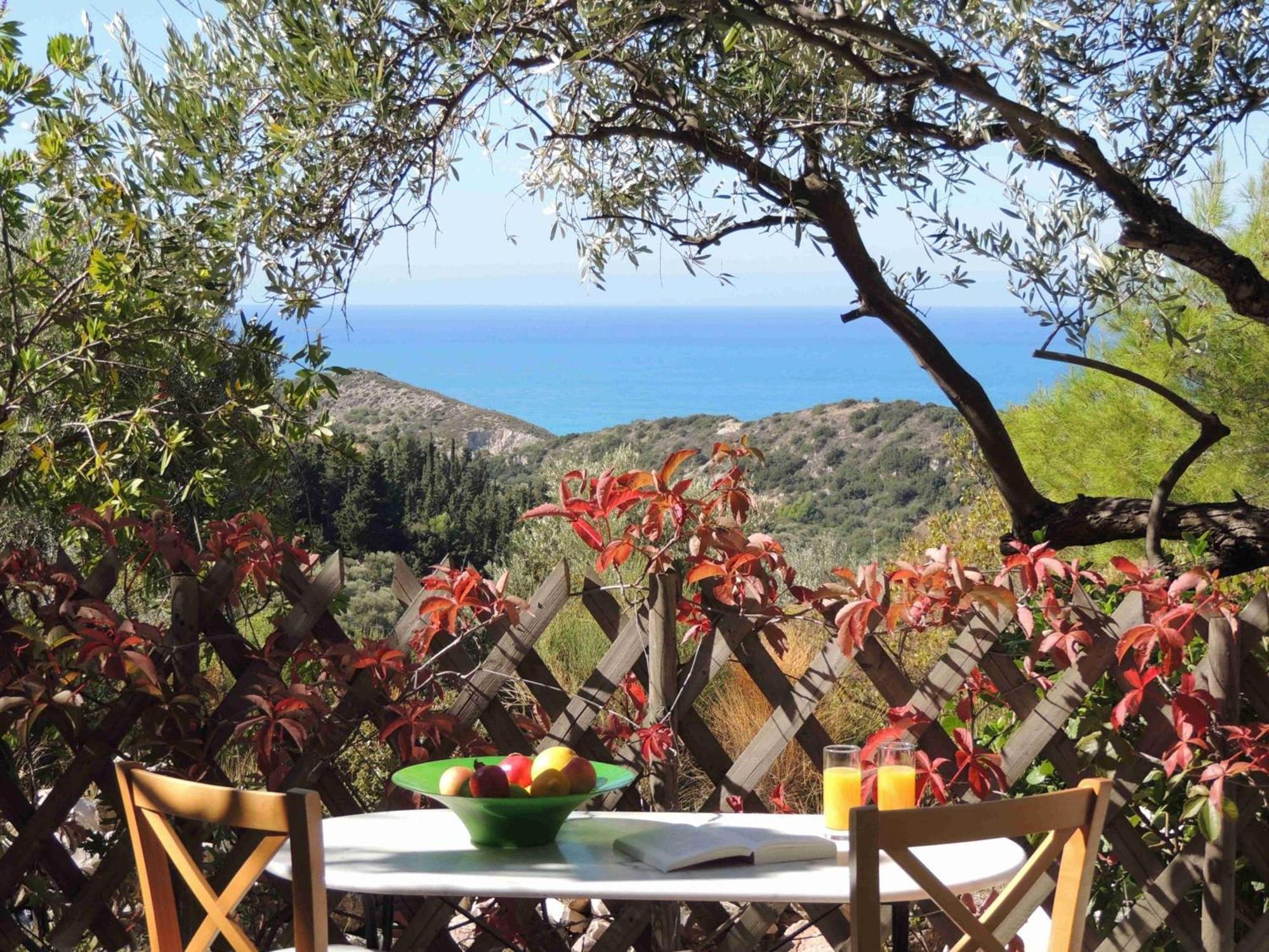 Agios Nikitas Villas Luaran gambar