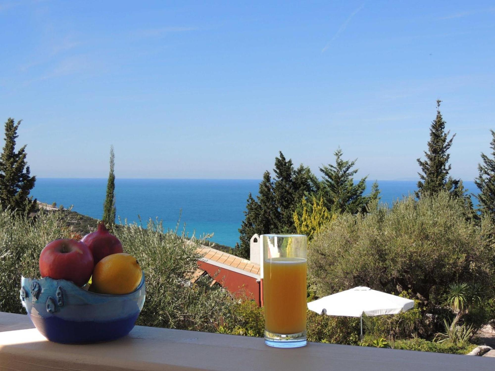 Agios Nikitas Villas Luaran gambar
