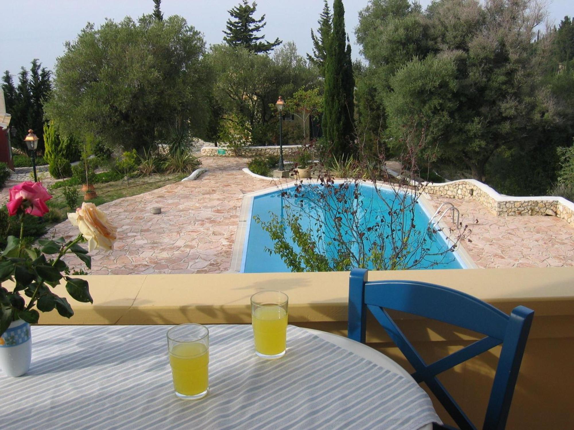 Agios Nikitas Villas Luaran gambar