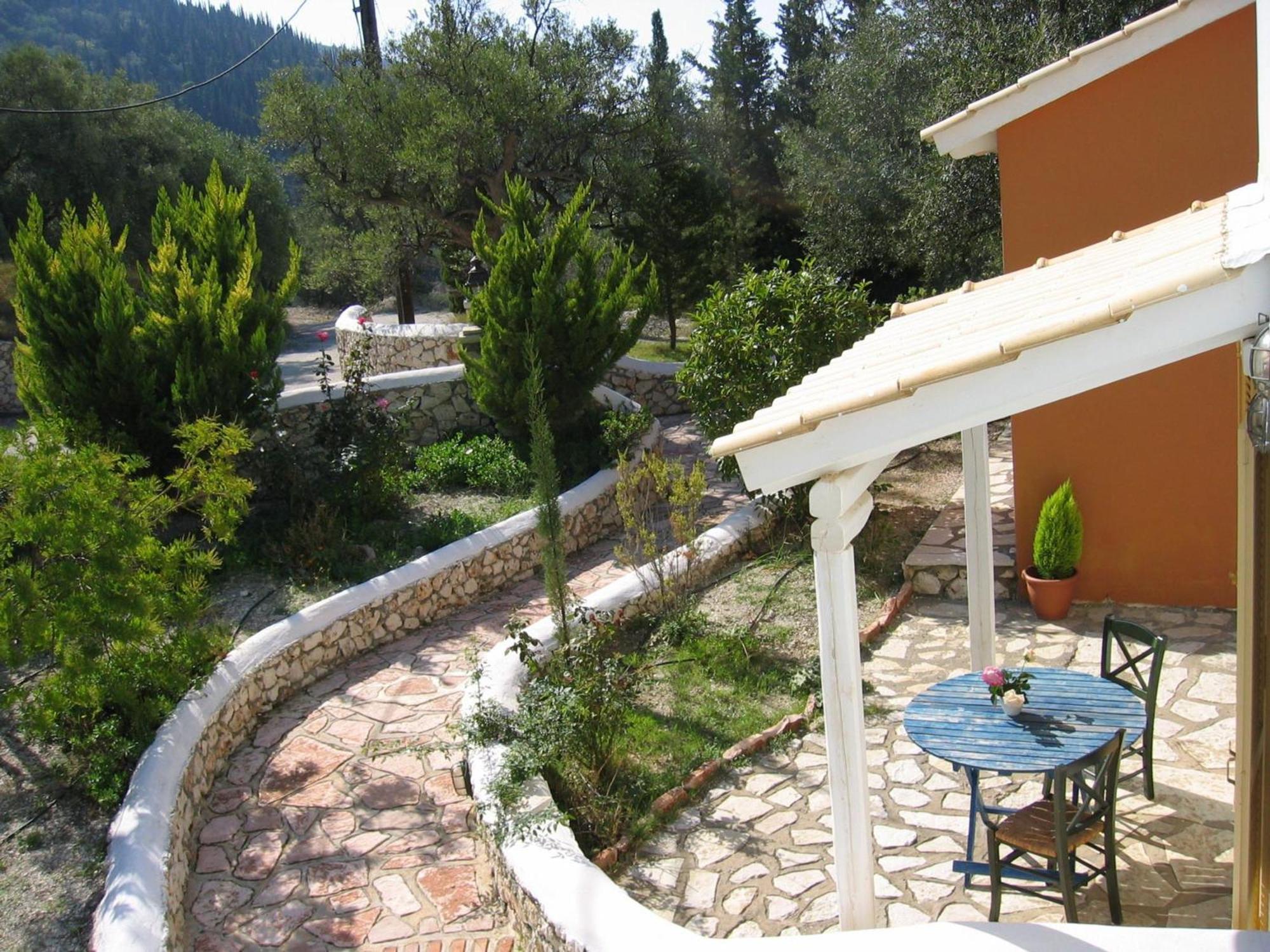 Agios Nikitas Villas Luaran gambar