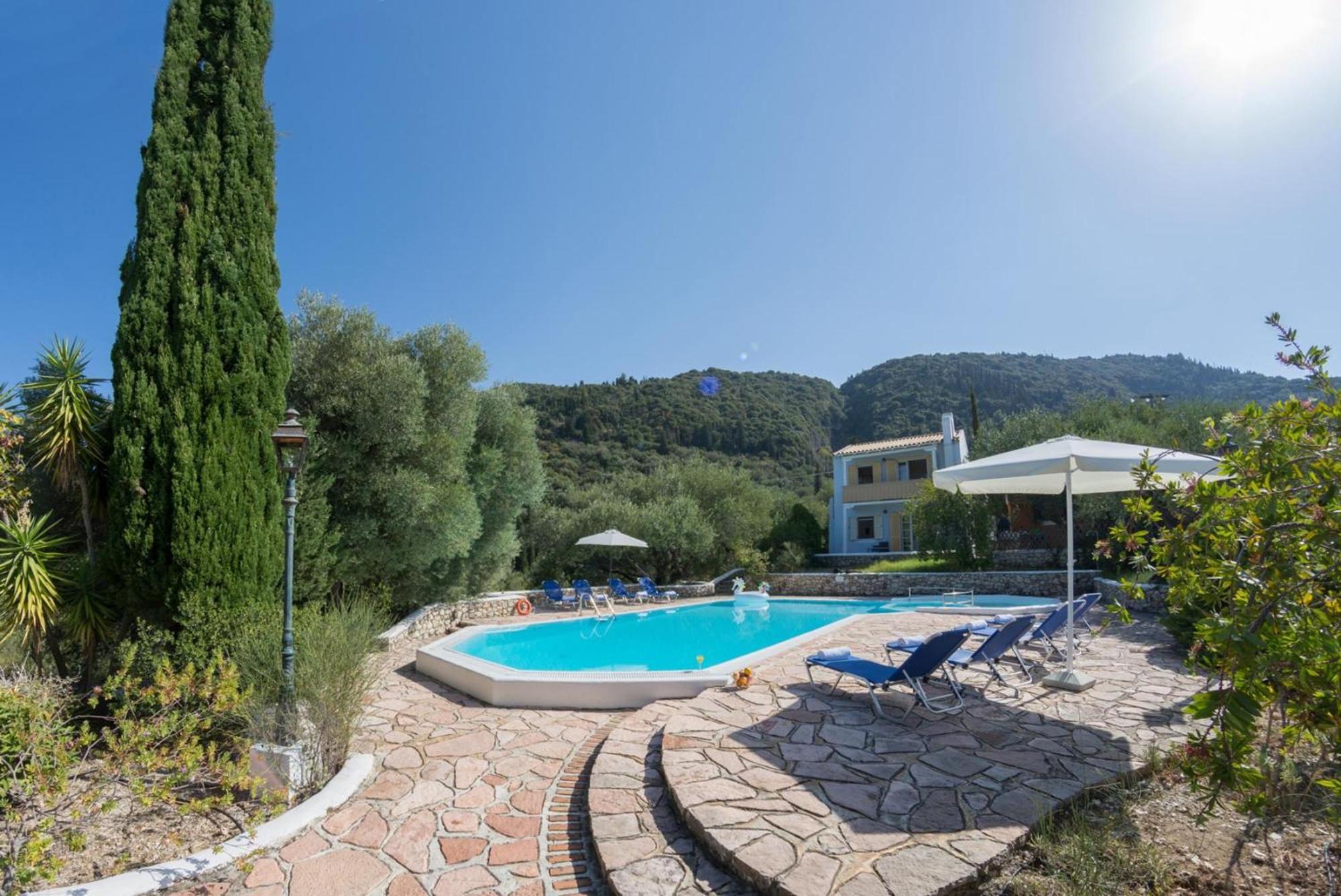 Agios Nikitas Villas Luaran gambar